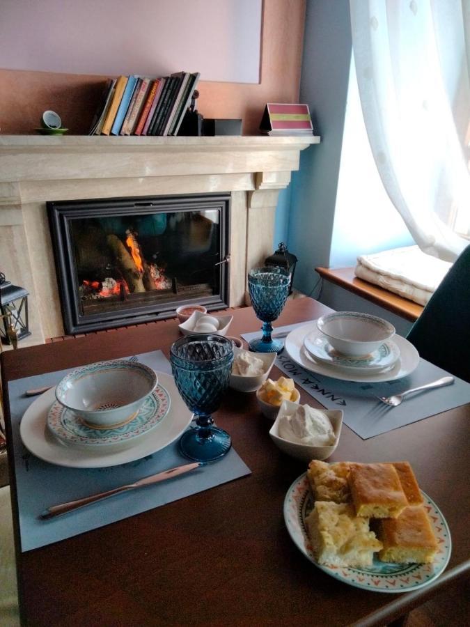 Εννεα Μουσεσ Παραδοσιακός Ξενώνας Velventós Extérieur photo
